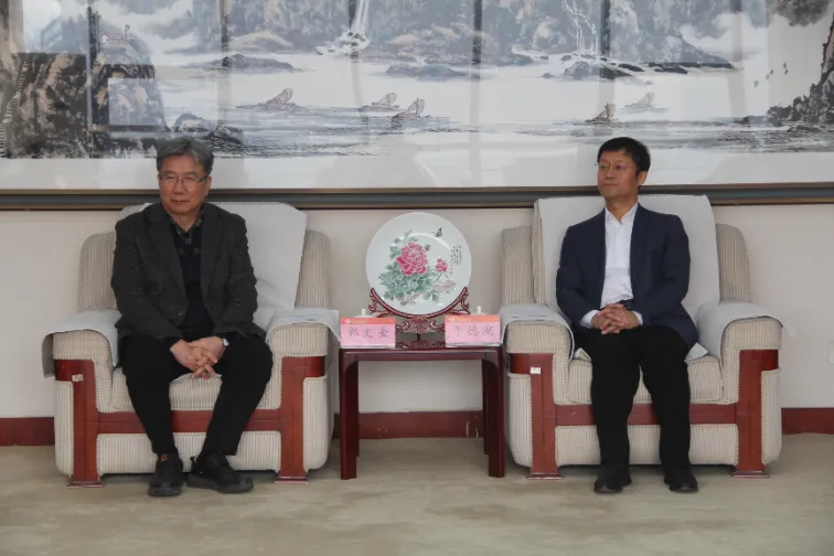Shandong LANO си сътрудничи с професор KWAK, Moon Kyu, Ph.D. и представител Liang Tongho от Dongguk University, Южна Корея за осъществяване на обмен и сътрудничество в областта на контрола на шума с Shandong Jianzhu University